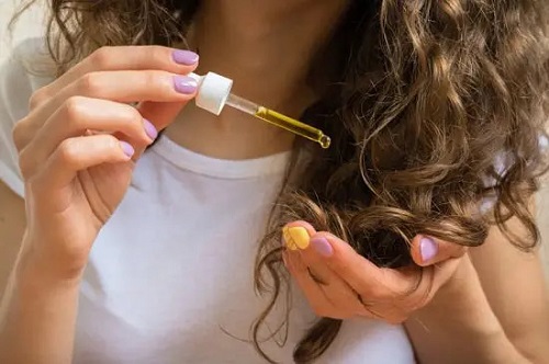 How to Remove Extension Glue From Hair 4