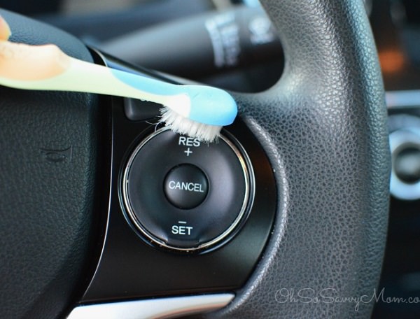 Car-Detailing-tips-with-toothbrush