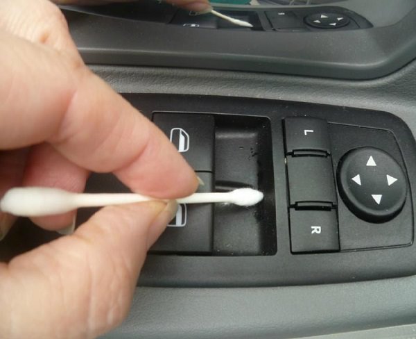 use q-tip to clean car