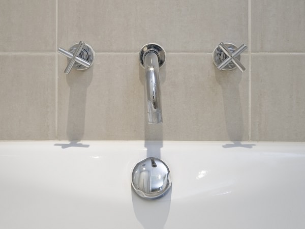 25. Faucets can be cleaned effectively using shampoo