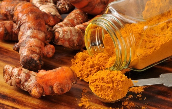 DIY Turmeric Beauty Hacks 10