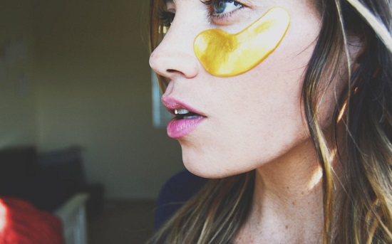 diy eye mask for puffy eyes and dark circles 11