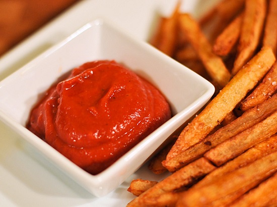 Check out the zestiest and most flavorful Homemade Ketchup Recipes on the internet, free from preservatives and additives!