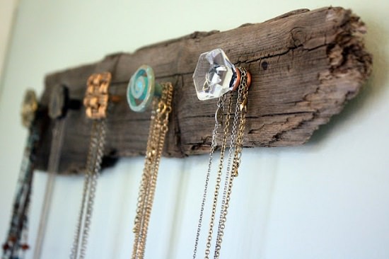 Find out the most creative ways to protect and show off your jewelry items with these DIY Jewelry Display Ideas in this article!