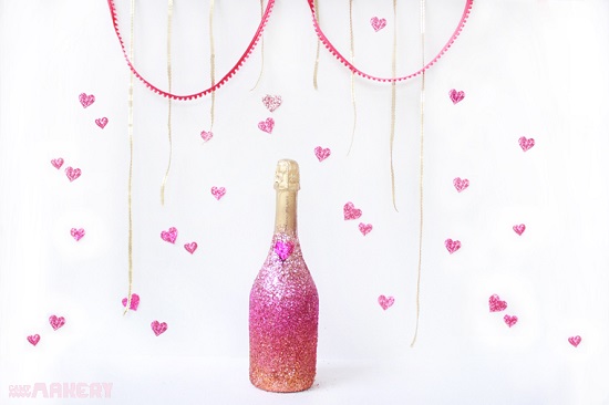 Valentine's Party: DIY Glitter Champagne Bottles
