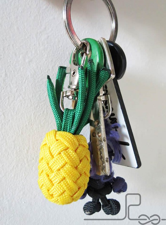 DIY Macrame key Chain Ideas 16