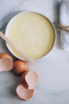 8 Amazing Egg White Benefits For Skin (With Recipes) ⋆ Bright Stuffs