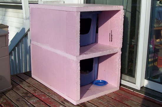 DIY Outdoor Cat House 4