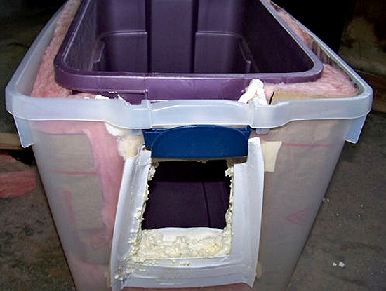 Insulated cat shelter