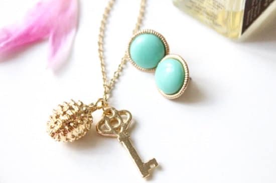 DIY Charm Necklace Ideas15