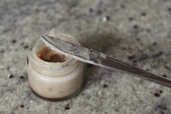 DIY Coconut Oil Lip Scrub
