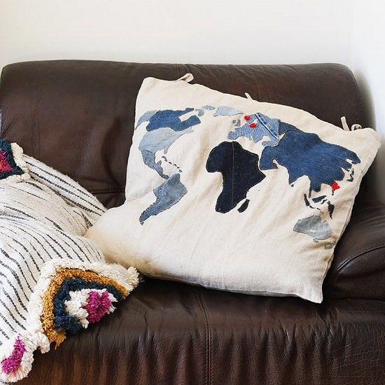 These 31 DIY World Map Decoration Ideas are perfect for travel-inspired room decor themes.