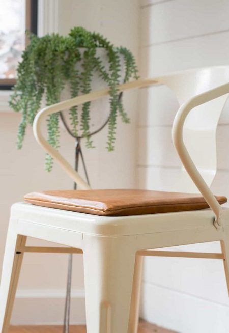 39 DIY Chair Cushions For Fashionable And Comfortable Sitting ⋆ Bright Stuffs