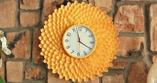 Chrsanthemum Clock From Plastic Spoons