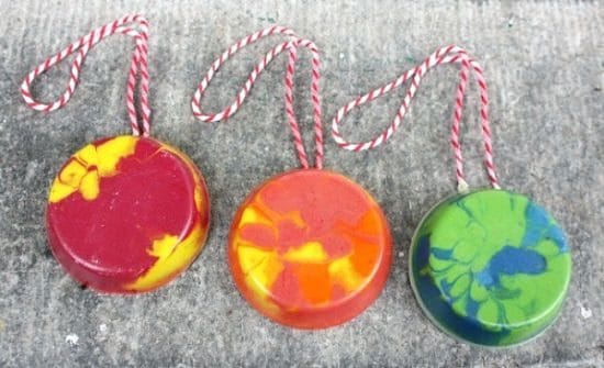 DIY Melted Crayon Ornaments8