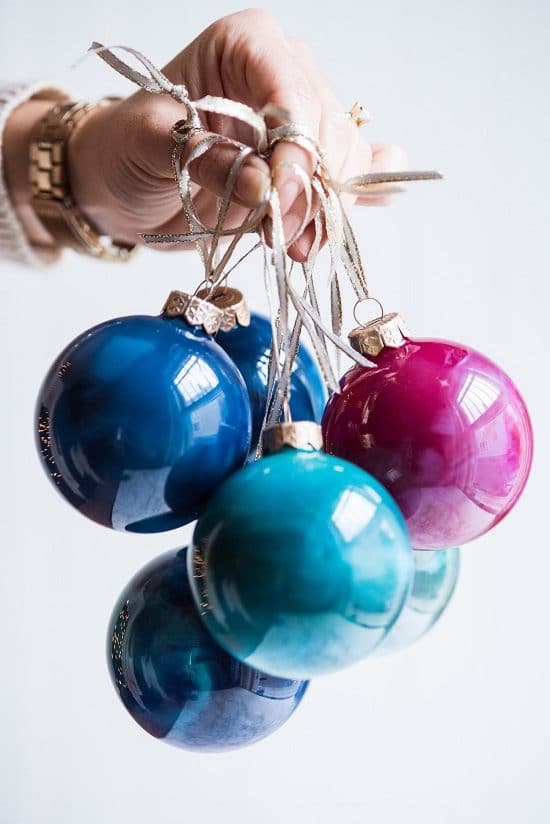 DIY Melted Crayon Ornaments3