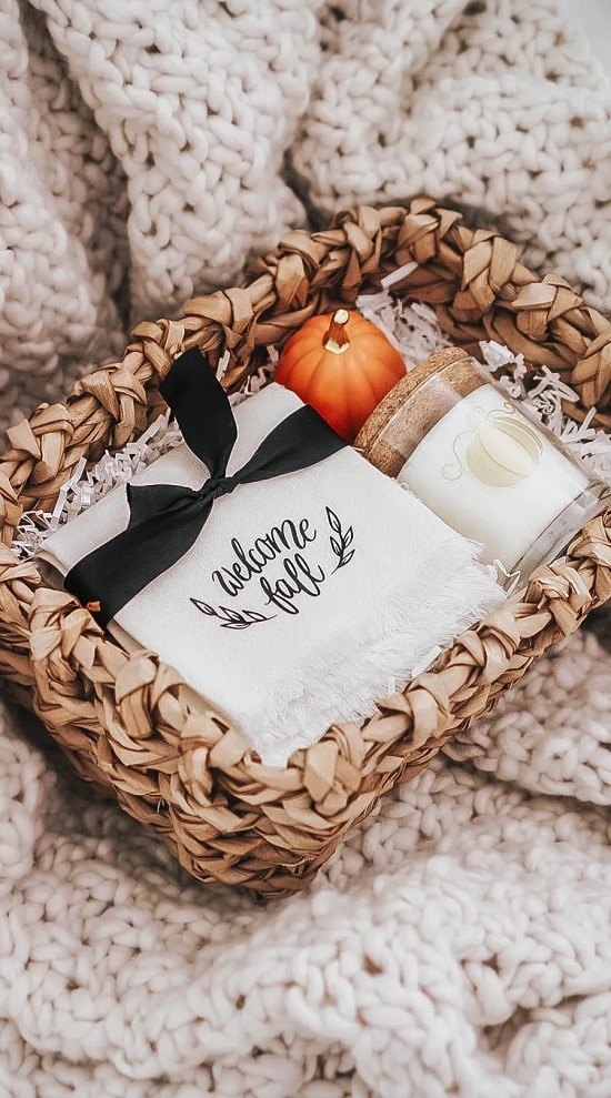 14 DIY Fall Gift Basket Ideas To Try This Season ⋆ Bright Stuffs