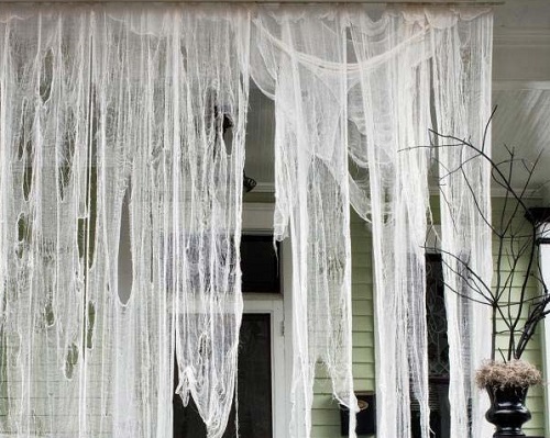 Balcony Halloween Decoration Ideas 4