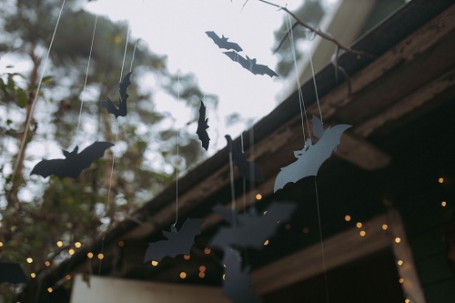 Balcony Halloween Decoration Ideas 3