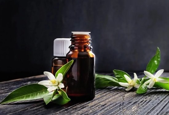 Essential Oils For Skin Lightening5