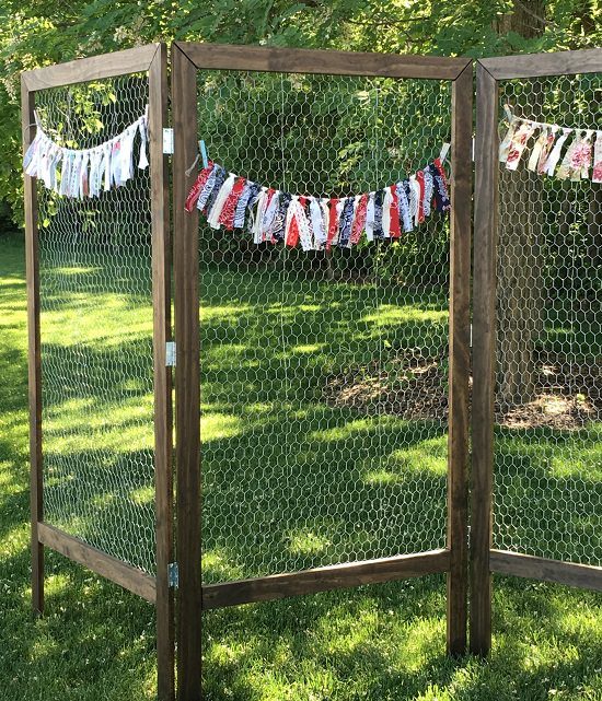 DIY Folding Display with Chicken Wire