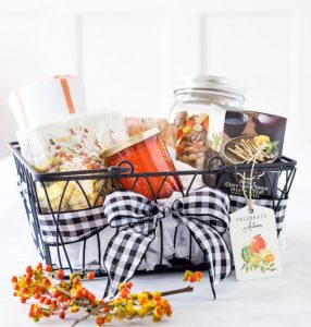 14 DIY Fall Gift Basket Ideas To Try This Season ⋆ Bright Stuffs