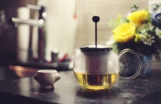Cleavers Tea Benefits4