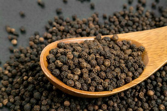 Black Pepper Benefits for Skin 1