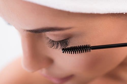 Does Olive Oil Help Eyelashes Grow2