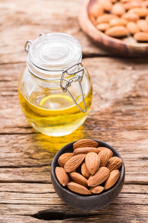Almond Oil Benefits for Eyelashes 1