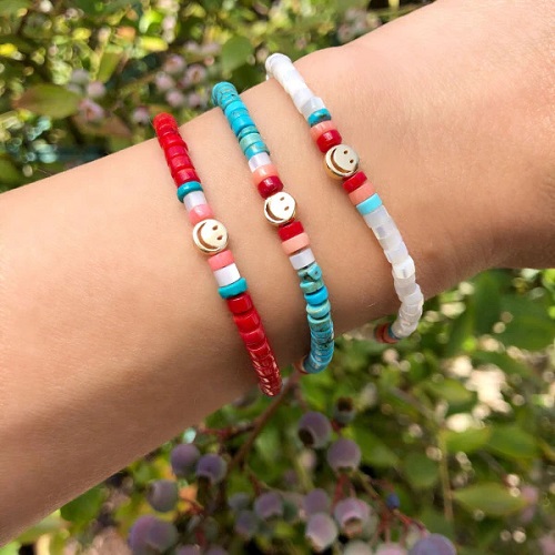 20 Cute DIY Heishi Bead Bracelet Ideas 8