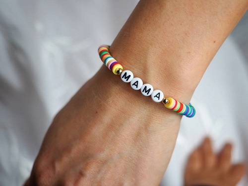 20 Cute DIY Heishi Bead Bracelet Ideas 7