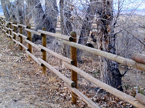 Wood Farm Fence Ideas 1