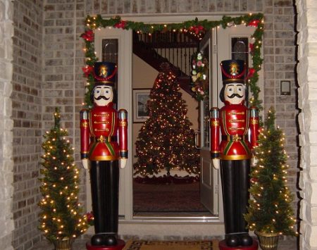 15 Nutcracker Display Ideas ⋆ Bright Stuffs