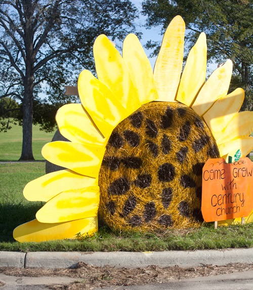 Sunflower-themed Haybale Decoration