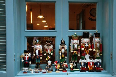 15 Nutcracker Display Ideas ⋆ Bright Stuffs