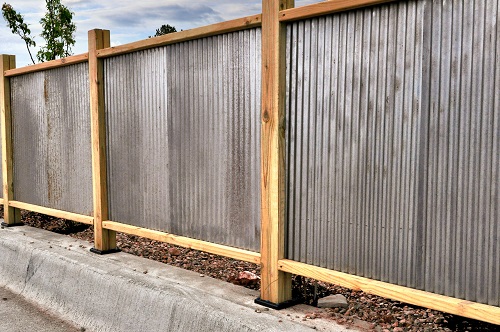 Farmhouse Fence Ideas 9