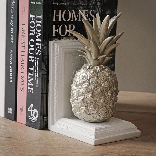 Pineapple-themed bookends