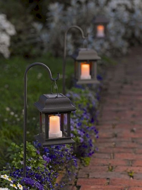 Outdoor Lantern Decor Ideas 13