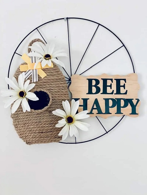 DIY Bee Wreath 2