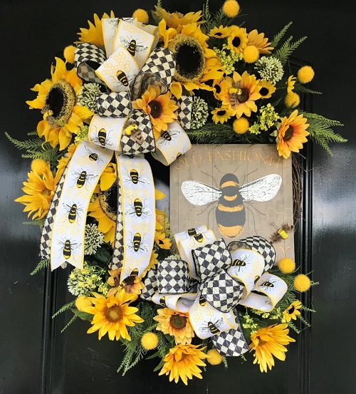 DIY Bee Wreath 1