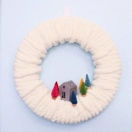 DIY Chunky Yarn Wreath for Winter
