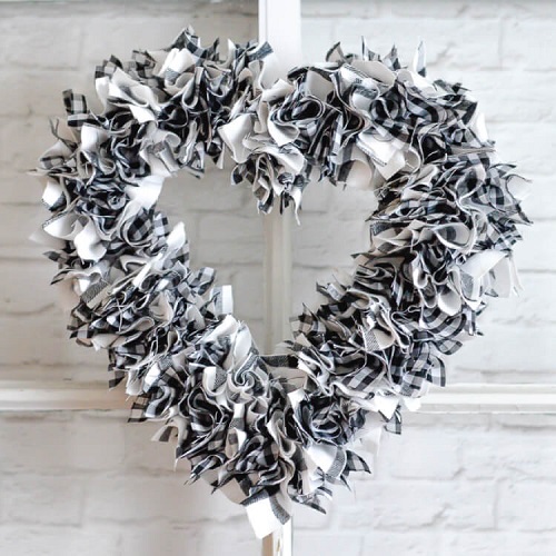 One-Hour Heart-Shaped Rag Wreath