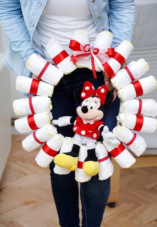 DIY Minnie Mouse Wreath
