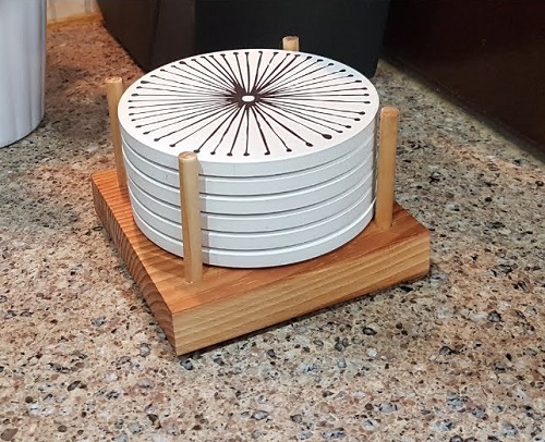 Minimalist Pine Coaster Stand Idea