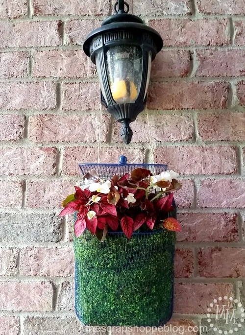 Stunning Mailbox Planter Ideas 2