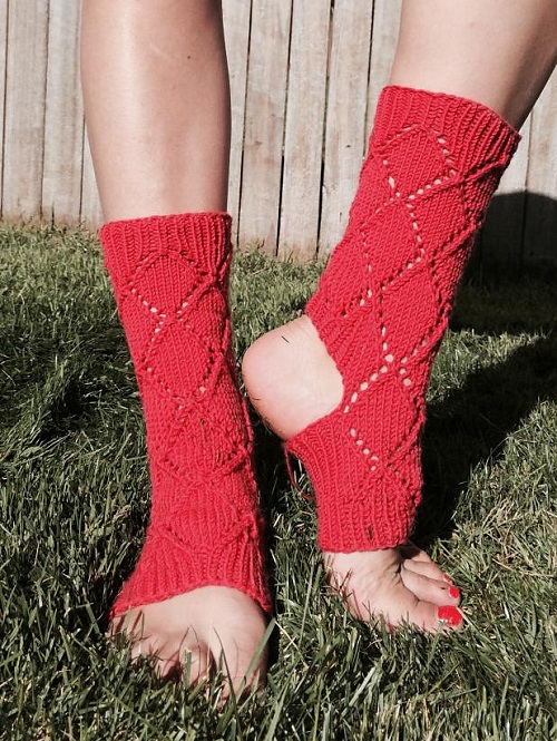 Diamond Yoga Socks Knitting Pattern