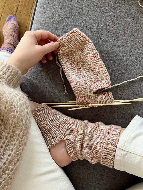 DIY Yoga Socks Knitting Patterns Ideas 2