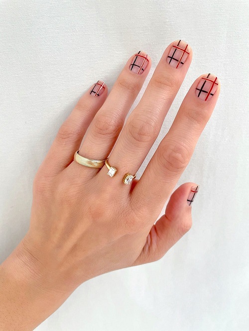 Modern Plaid Nail Art