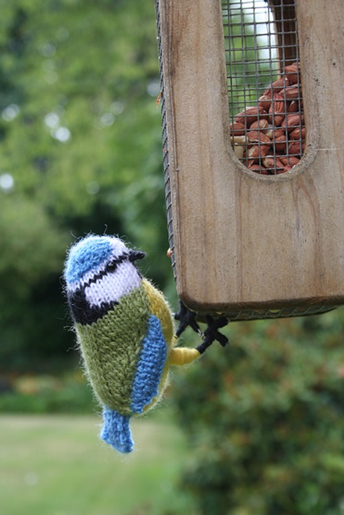 DIY Knit Blue Tit Bird